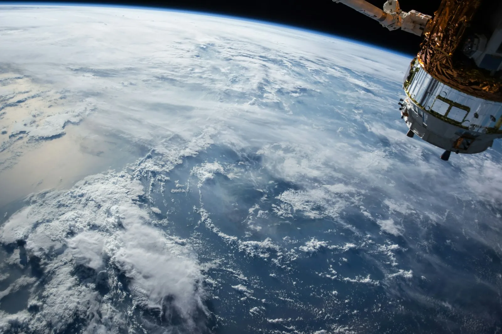 Spacecraft telemetry monitoring visualisation for anomaly detection on CubeSats